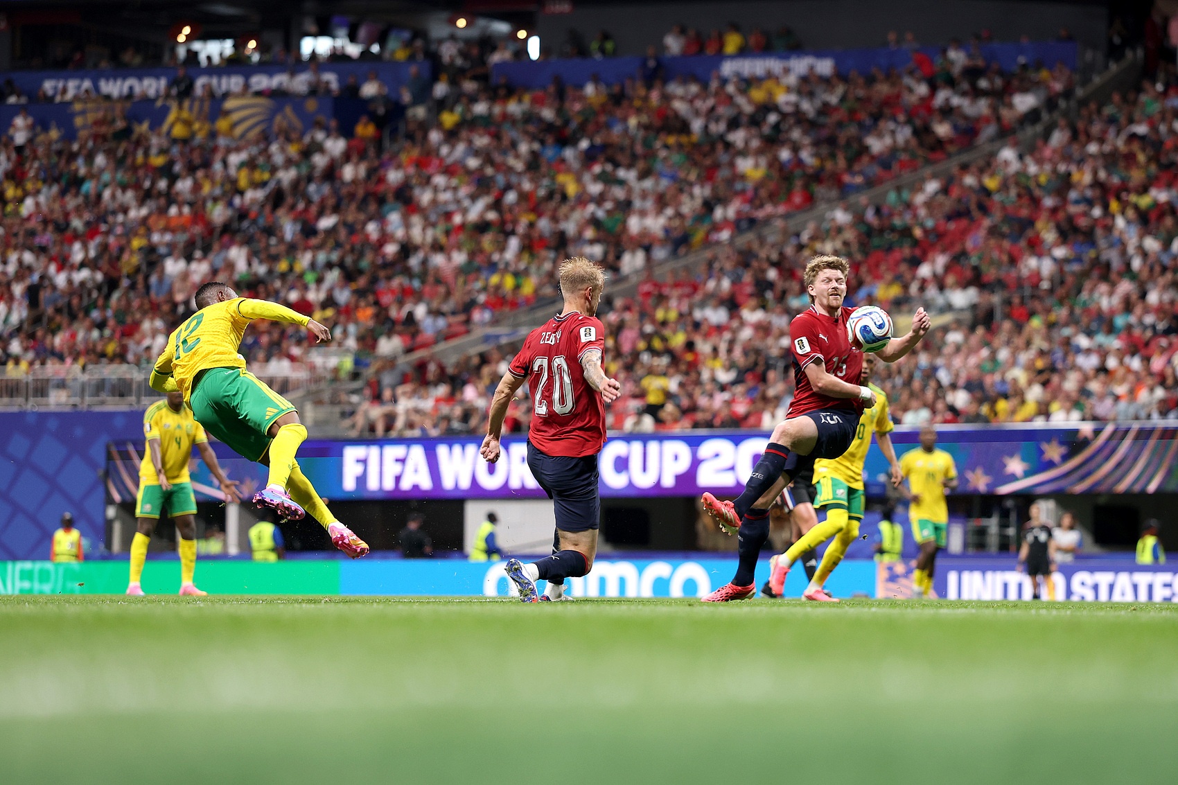厄瓜多尔2-1逆转德国 科特迪瓦首度出线 世界杯E组战报