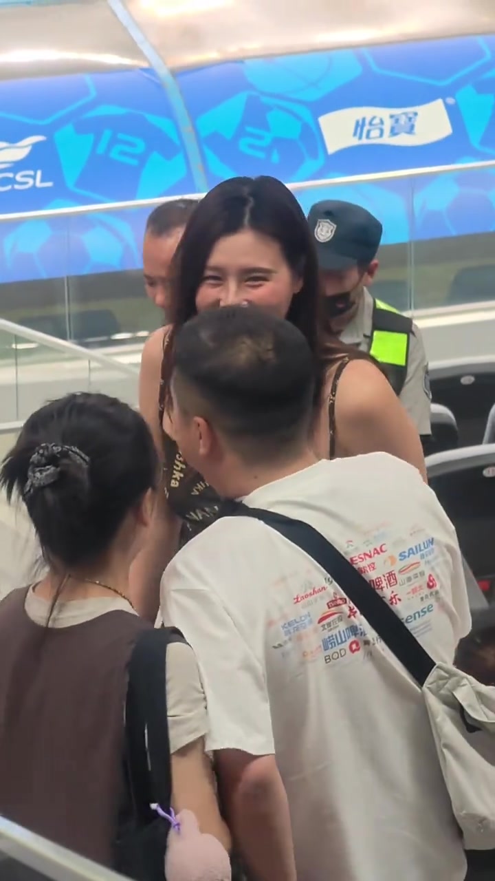 刘湘青春足球场助阵,海牛4-2击退玉昆 刘湘青春足球场助阵,海牛4-2击退玉昆