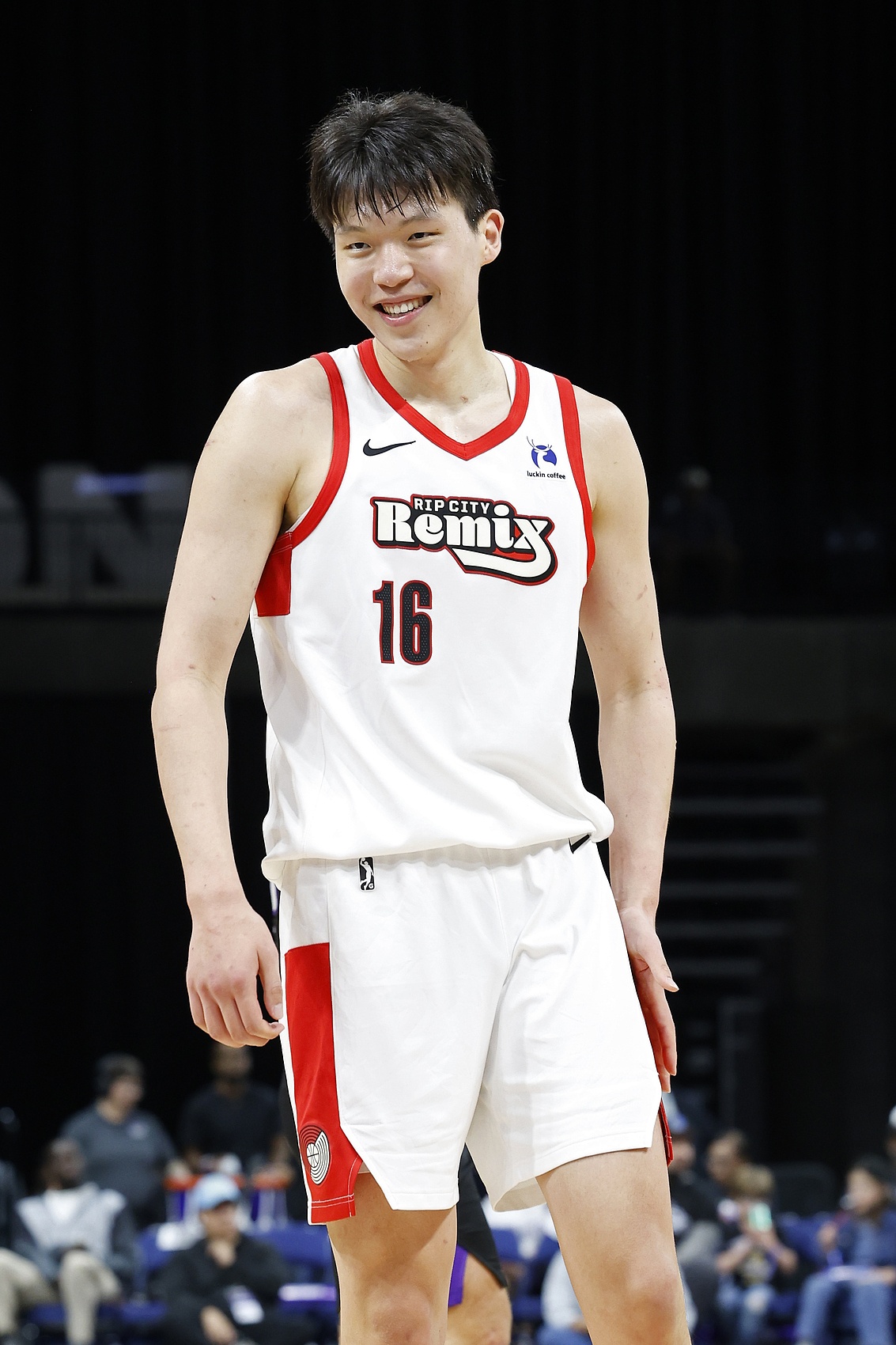 队记：杨瀚森需2-3年兑现潜力，今年难成轮换