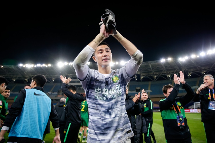 侯森8次扑救零封申花 国安客场3-0完胜