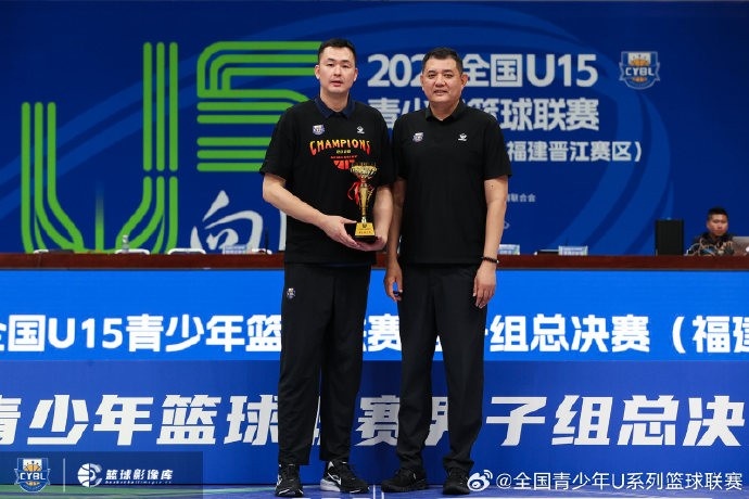 海南U15男篮全国夺冠 决赛88-77力克河北 海南U15男篮全国夺冠 决赛88-77力克河北