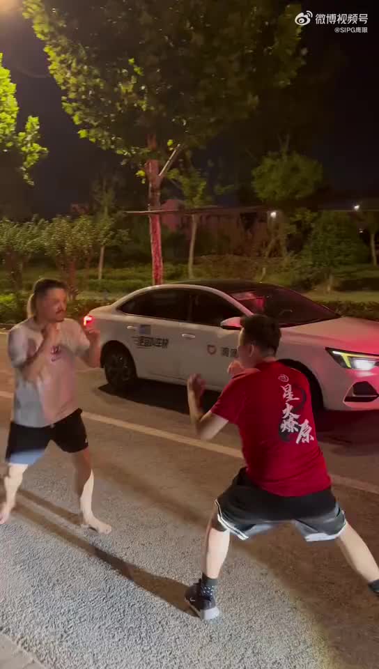 上海德比赛后4球迷斗殴被刑拘 检察院将听证 上海德比赛后4球迷斗殴被刑拘 检察院将听证