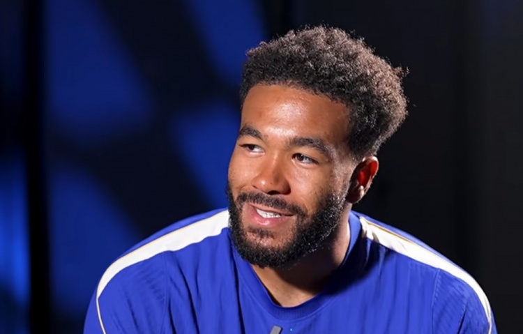 里斯·詹姆斯：我心中的GOAT是迈克尔·乔丹 最终目标赛季末夺冠